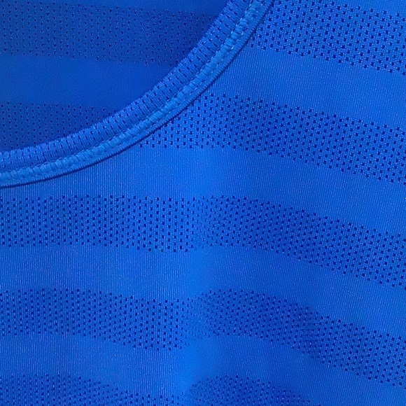 Active Life NEW - Sz M - Lightning Blue meshy-ish Gym work out cover sport shirt - Picture 4 of 7